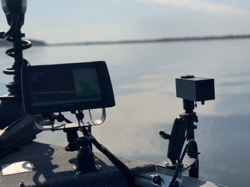 XT pole and Garmin unit on the bow at first light